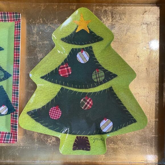 Pair of Citrus Grove Green Plastic Christmas Tree Serving Platters - Picture 3 of 7